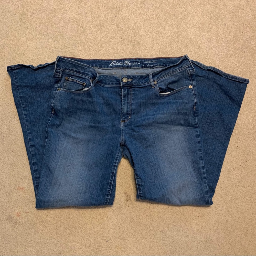 Eddie Bauer women’s size petite 16 slightly curvy boot cut medium wash jeans